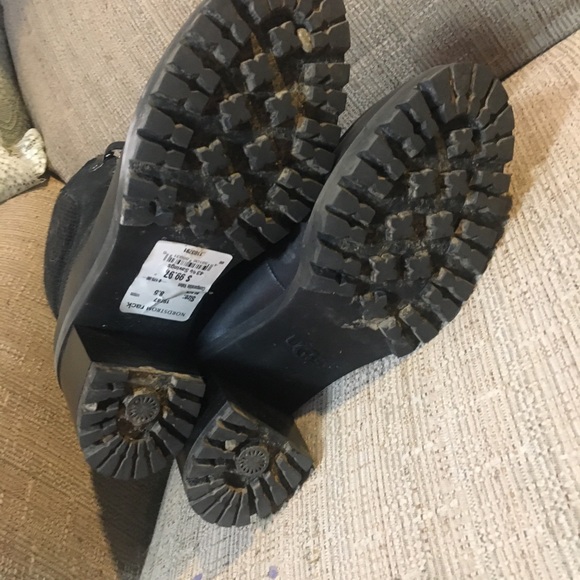 NWOB UGG BOOTS - Picture 3 of 4